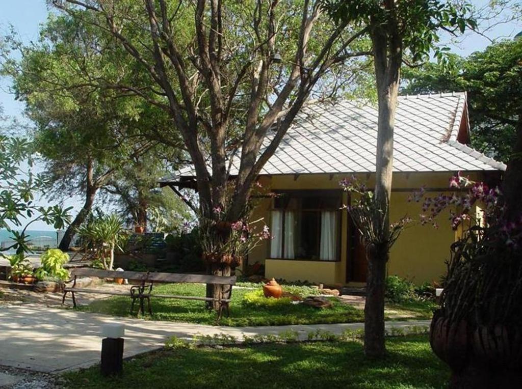 Baan Talay Dao Resort Хуахін Екстер'єр фото